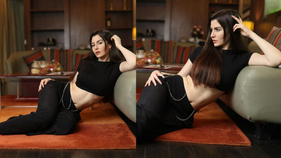 Black is the new favorite for actress Giorgia Andriani