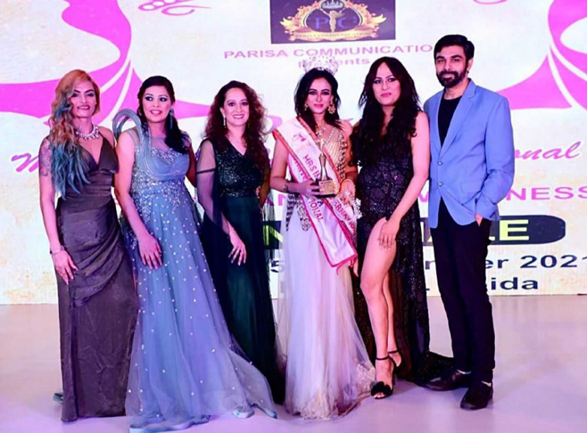 Student of Vah Vah!, Pouja Roy Wins Mrs India Contest