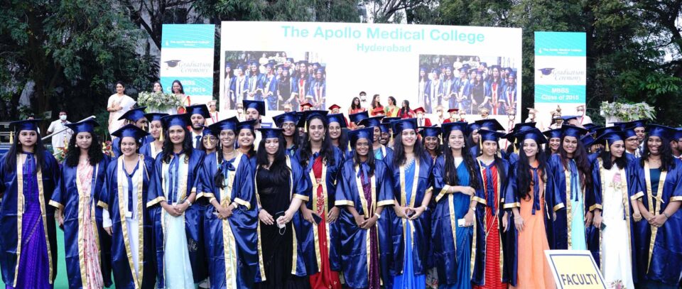 KNRUHS Vice-Chancellor Prof. Karunakar Reddy presents graduation certificates to MBBS students of Apollo Medical college!