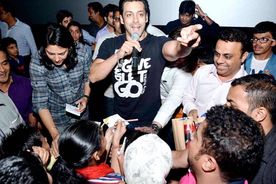 Jagrut NGO organized a very special screening of JAI HO starring super star SALMAN KHAN