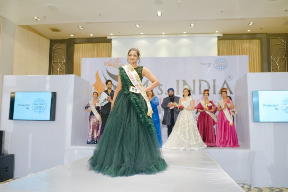 Dietician Vaishali Verma crowned as winner Mrs.INDIA My Identity 2022